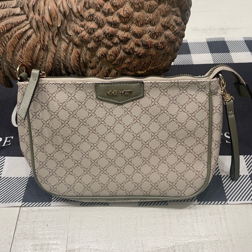 Nine West wristlet pouch